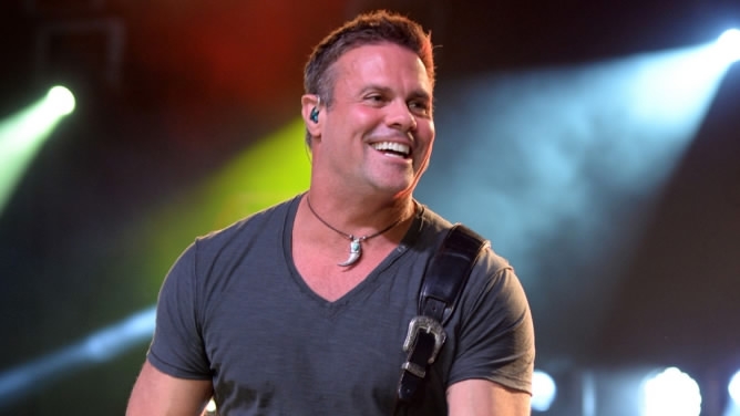 Singer Troy Gentry of country duo dies in helicopter crash - CGTN