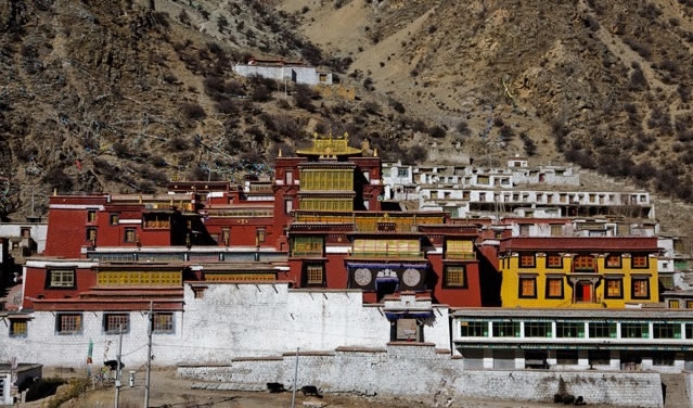 Splendors of Tibetan Buddhist monasteries - CGTN
