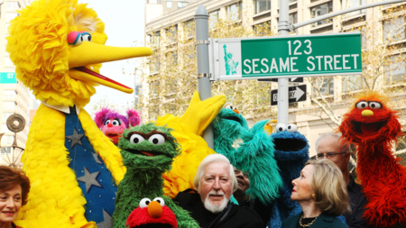 “Sesame Street”puppeteer behind Big Bird dies at 85 - CGTN