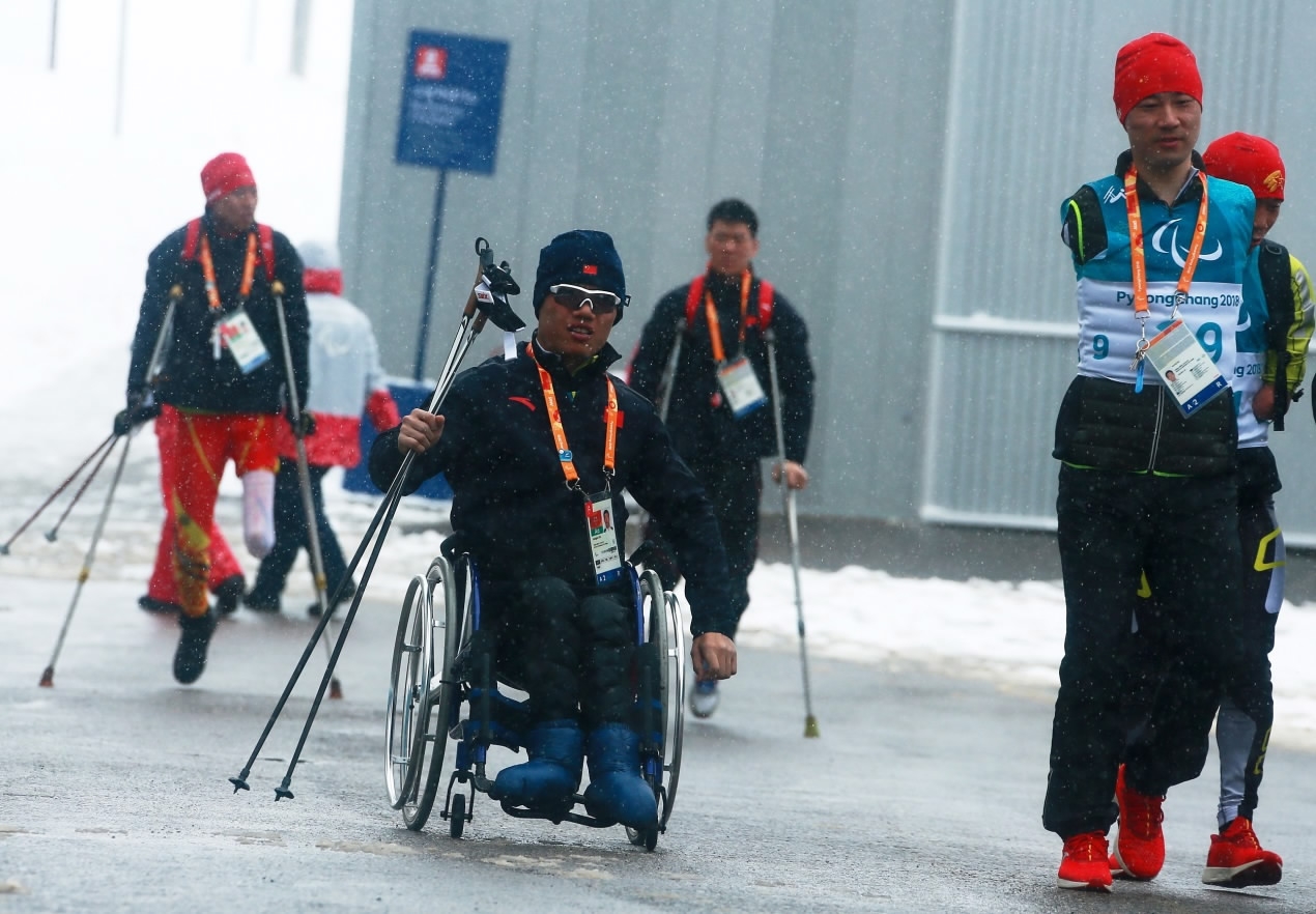 Paralympians hoist Chinese flag in PyeongChang CGTN