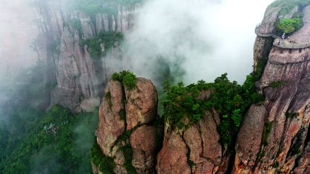 Showers create misty wonderland in east China - CGTN