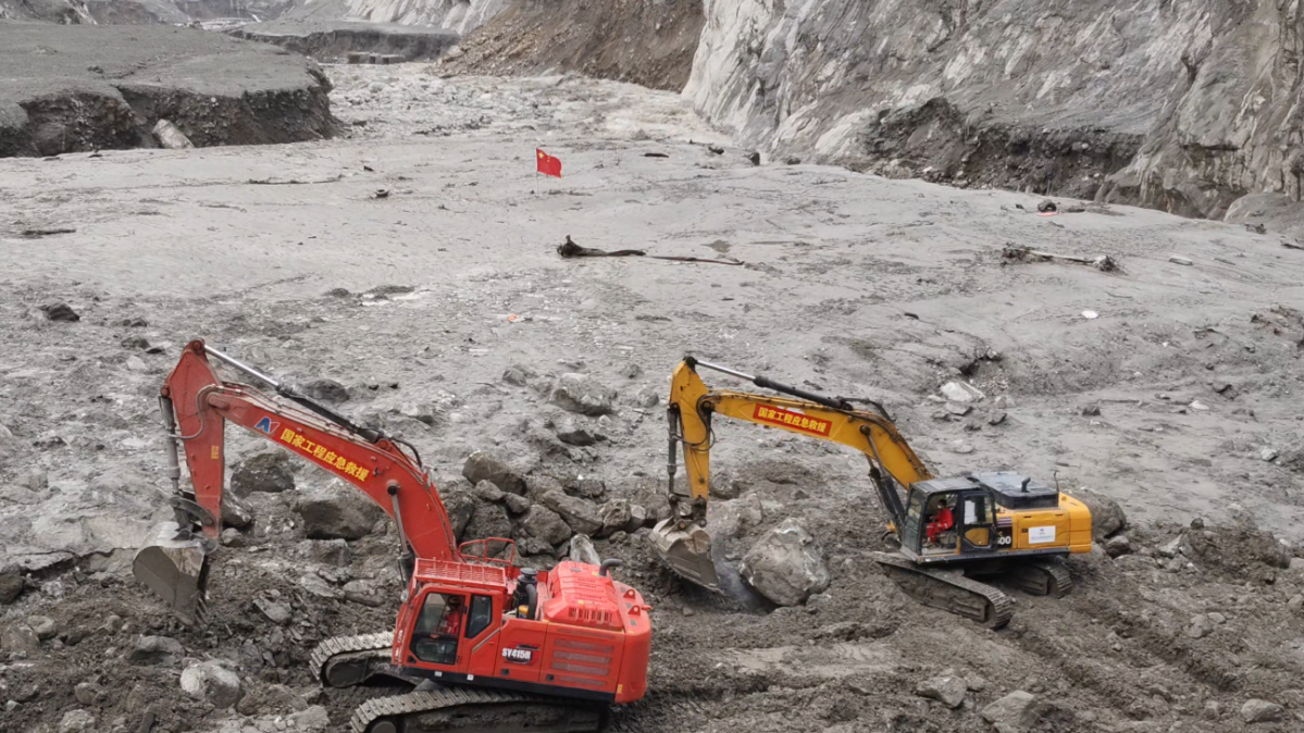 Road access to mudslide-hit Gyirong border port restored 